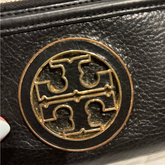 ✨Tory Burch Amanda Wristlet - Picture 5 of 8